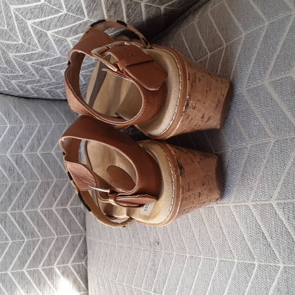 Vionic wedge sandal SZ 9 - Picture 3 of 9